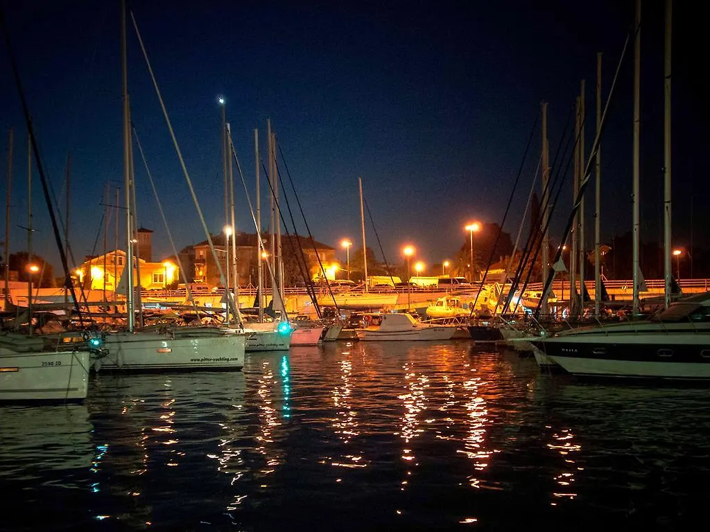 Apartments Anna Zadar